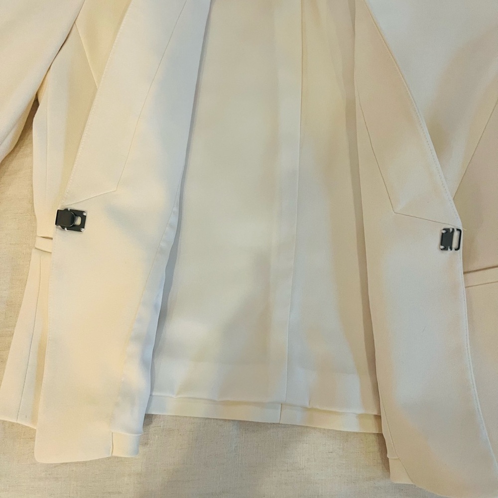 Alice + Olivia Off-White Blazer - Picture 6 of 6